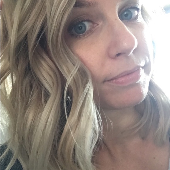 Meet your Posher, Erin - Picture 3 of 7